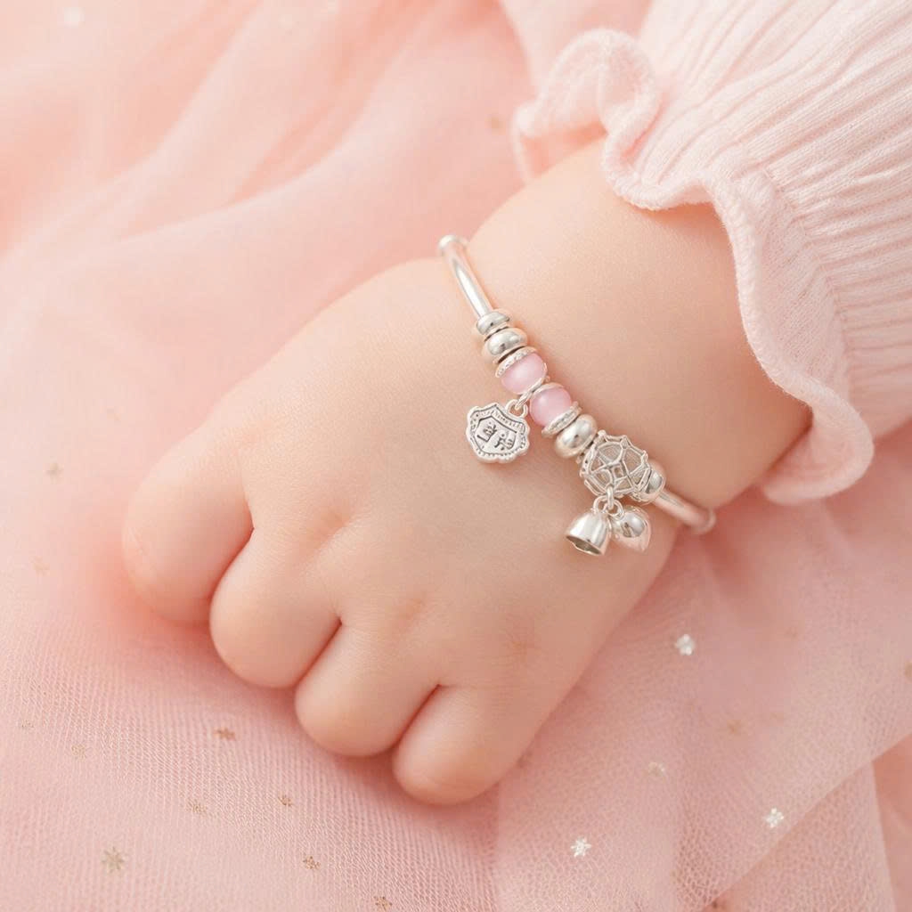 Vòng Tay Bạc Nguyên Chất 99 Cho Bé - Charm Trái Tim Và Đá Hồng - VTB99B003