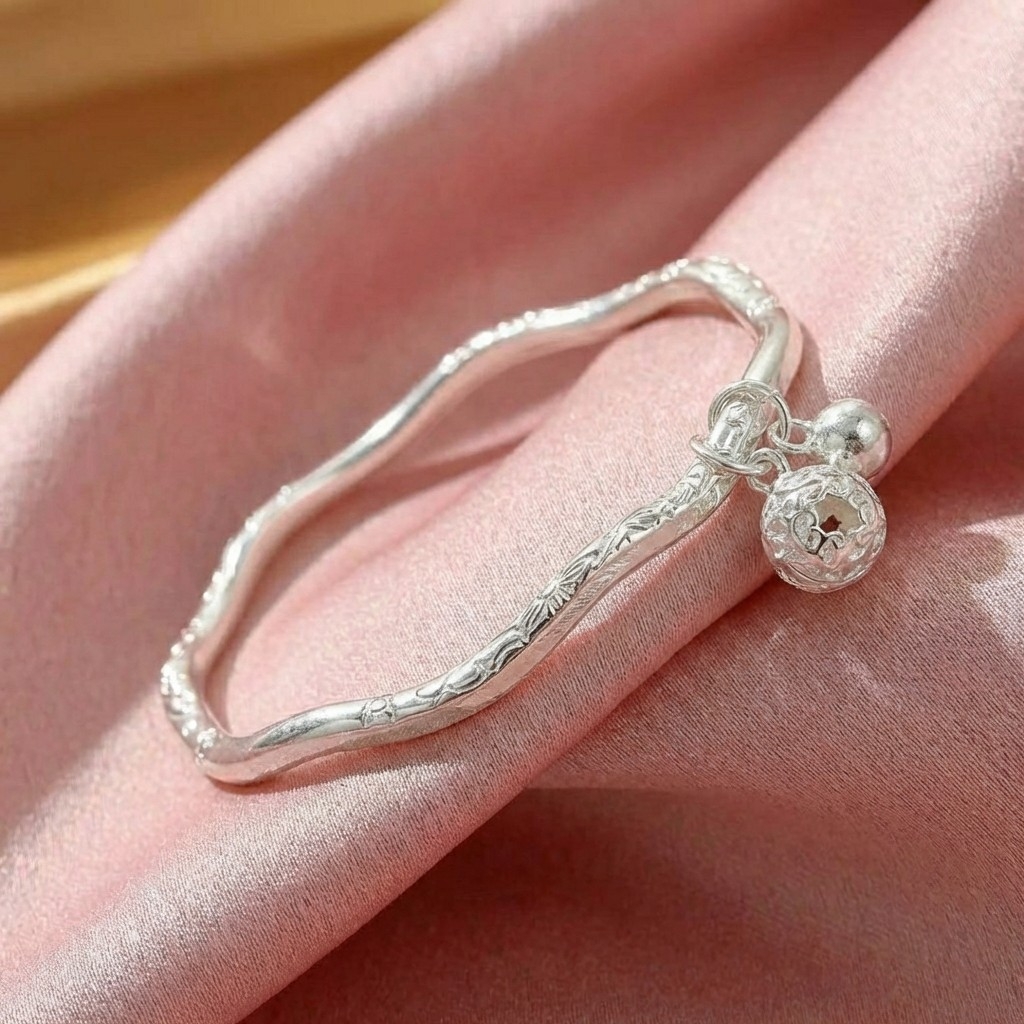 Vòng Tay Bạc Treo Lục Lạc - Vòng Đặc Bạc Nguyên Chất - VTBTLL0044