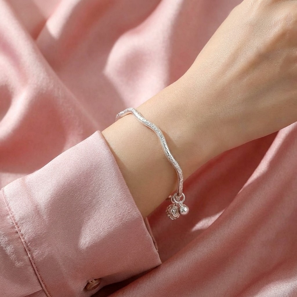 Vòng Tay Bạc Treo Lục Lạc - Vòng Đặc Bạc Nguyên Chất - VTBTLL0044