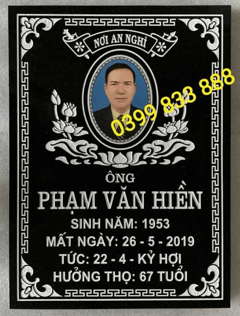 Bia mộ đá granite đen nguyên khối có ảnh CA10