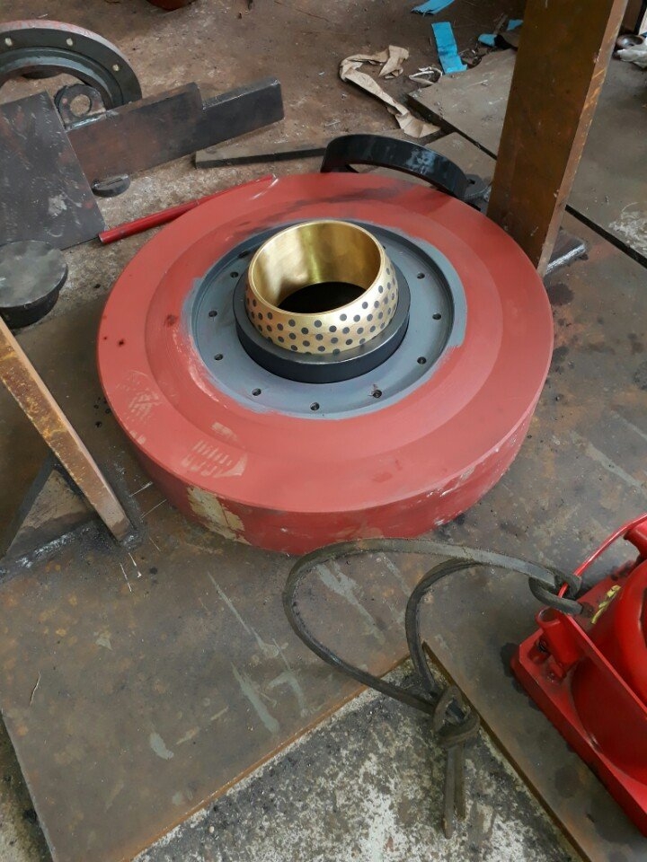 Bánh xe cửa van - Thép đúc C45 40X 65Mn