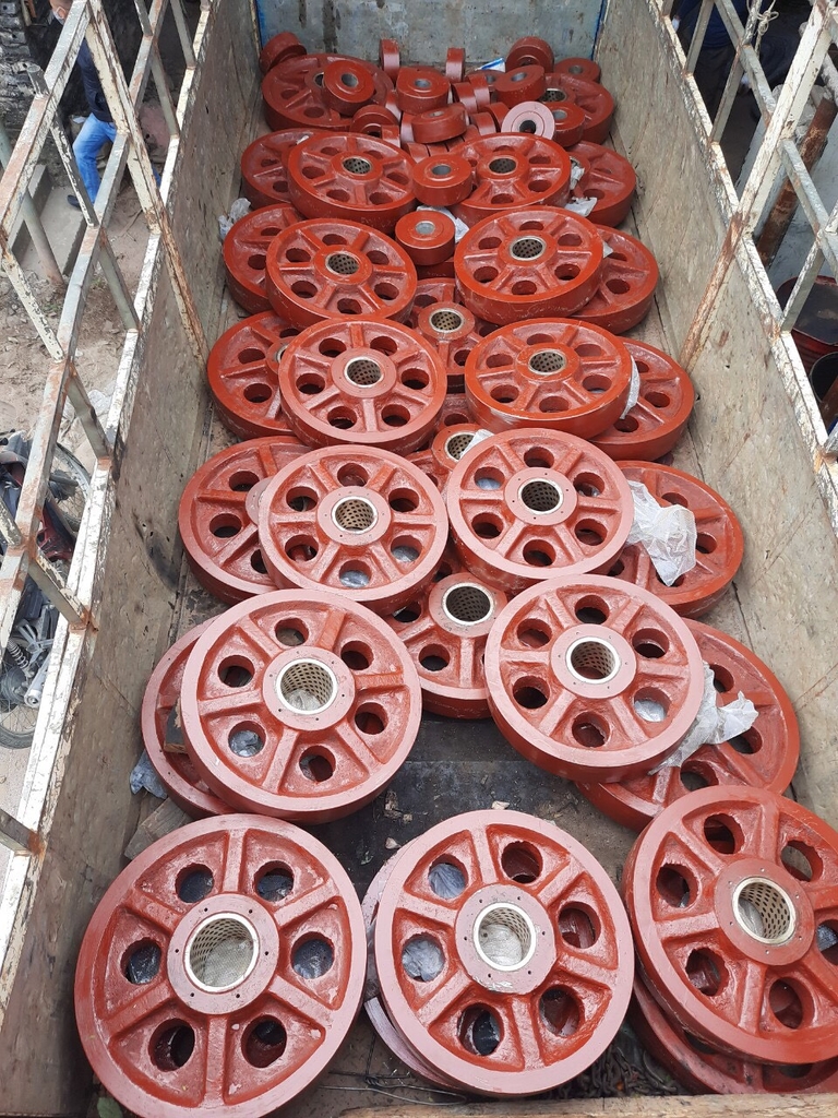 Bánh xe cửa van - Thép đúc C45 40X 65Mn