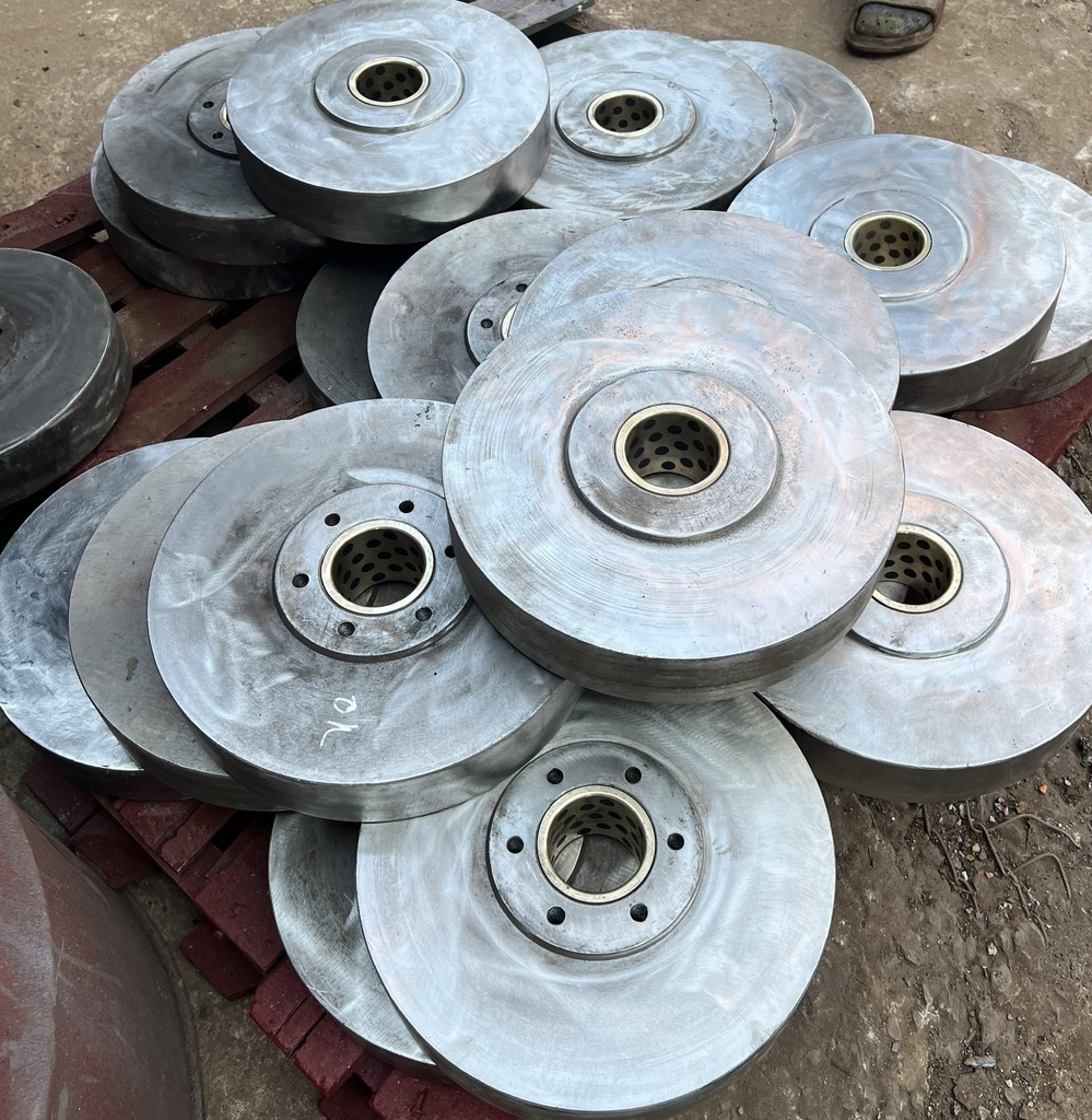 Bánh xe cửa van - Thép đúc C45 40X 65Mn