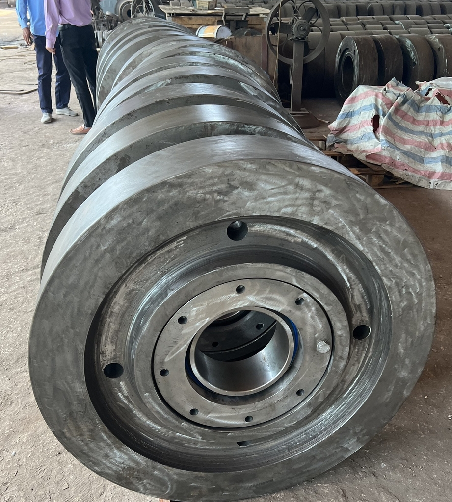 Bánh xe cửa van - Thép đúc C45 40X 65Mn