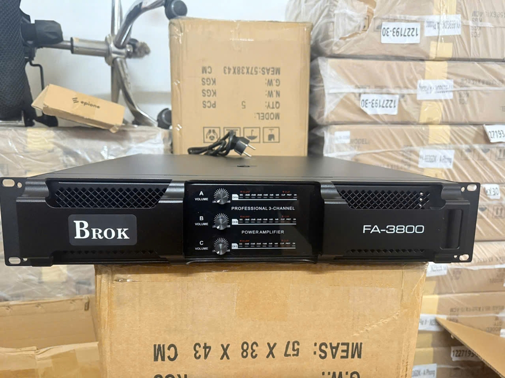 BROK FA-3800 Đẩy 3 Kênh 800W