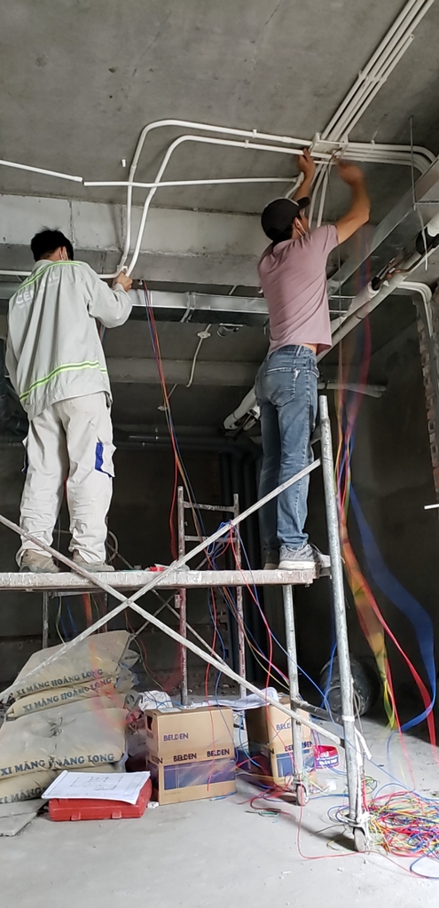 Nhà thầu ME thi công kéo dây