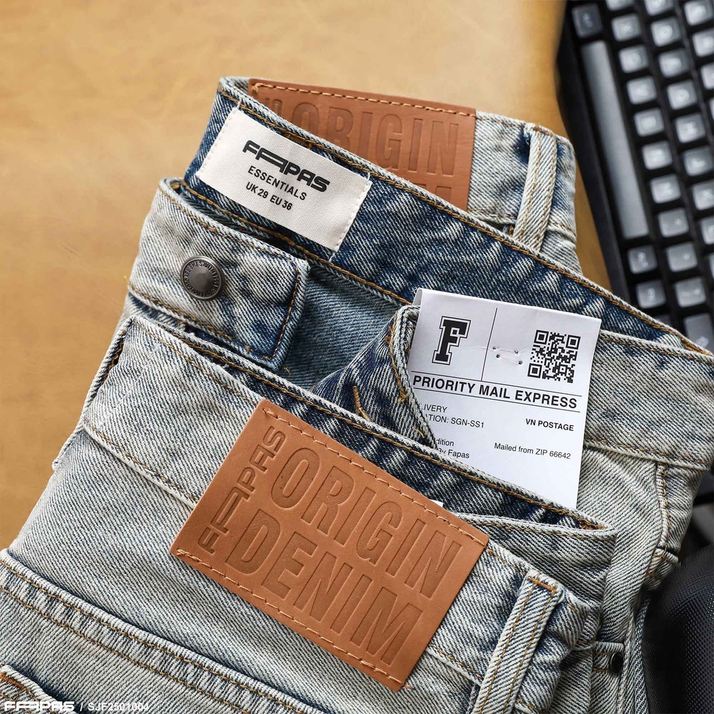 Short Jean Fapas Straight Fit Author