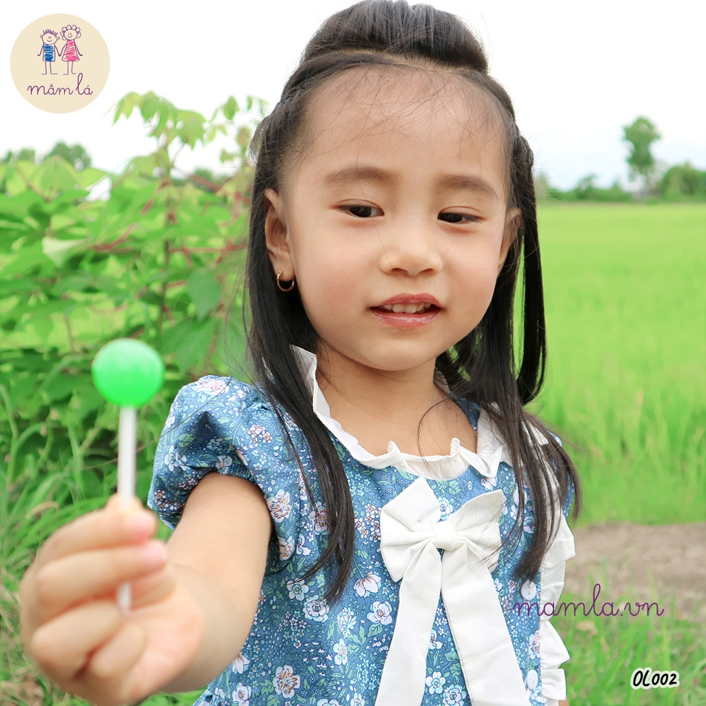 Váy đầm bé gái hoa hồng xanh nơ ngực MamLa