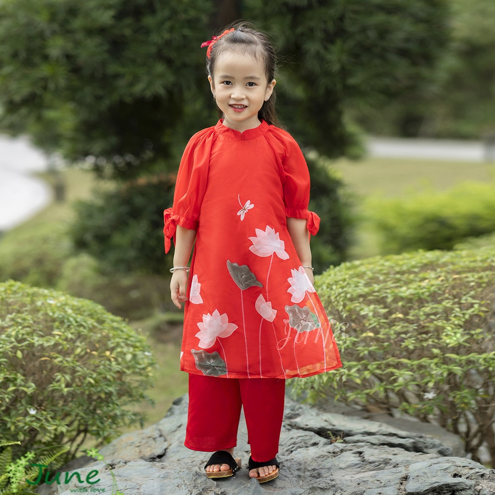 Áo dài bé gái truyền thống tay cách tân nhẹ hình hoa sen vải tơ ánh mềm mại phối quần lụa satin cực xinh MamLa
