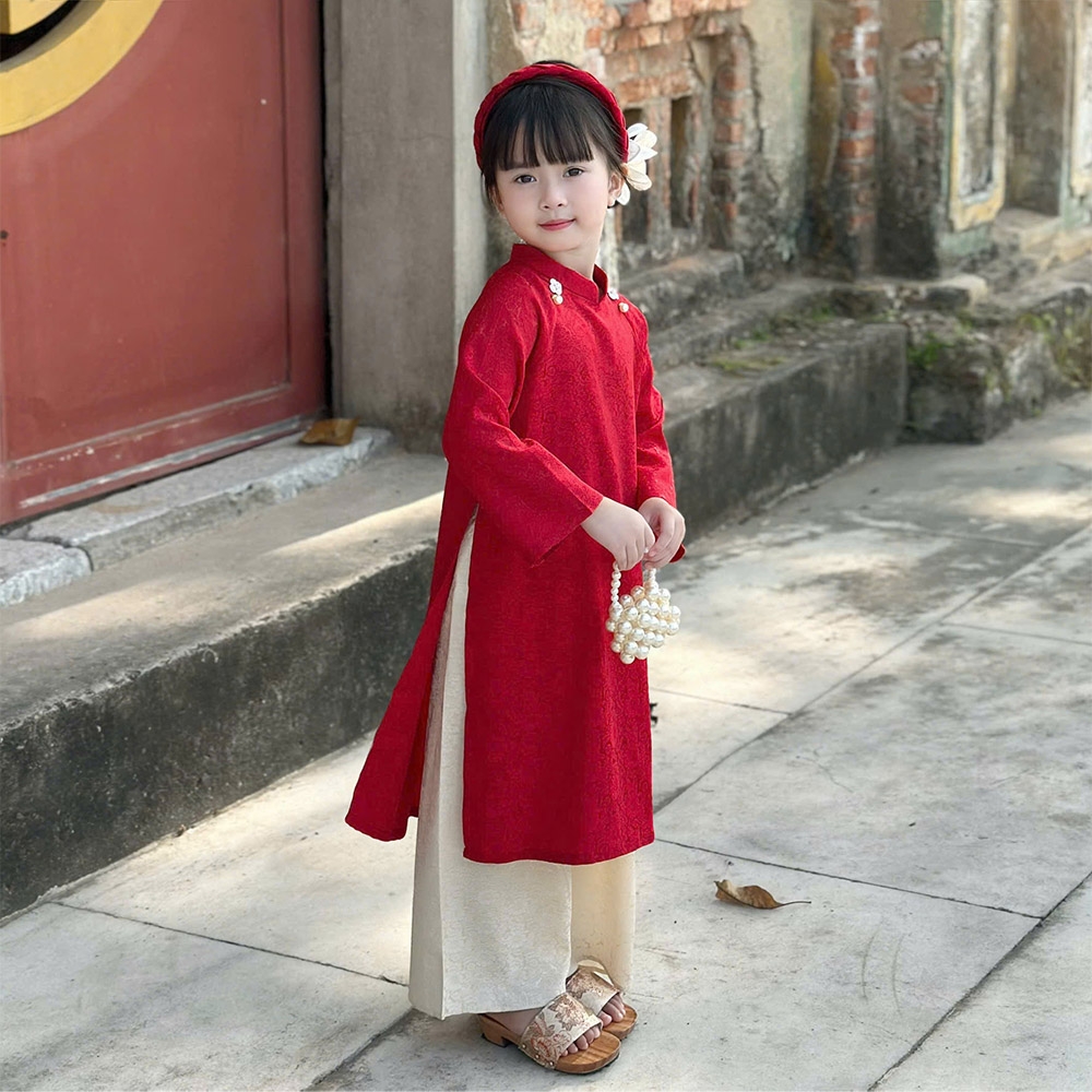 Bộ áo dài bé gái lụa vân hoa màu đỏ mềm mát Họa Mi áo kèm quần MamLa CC209