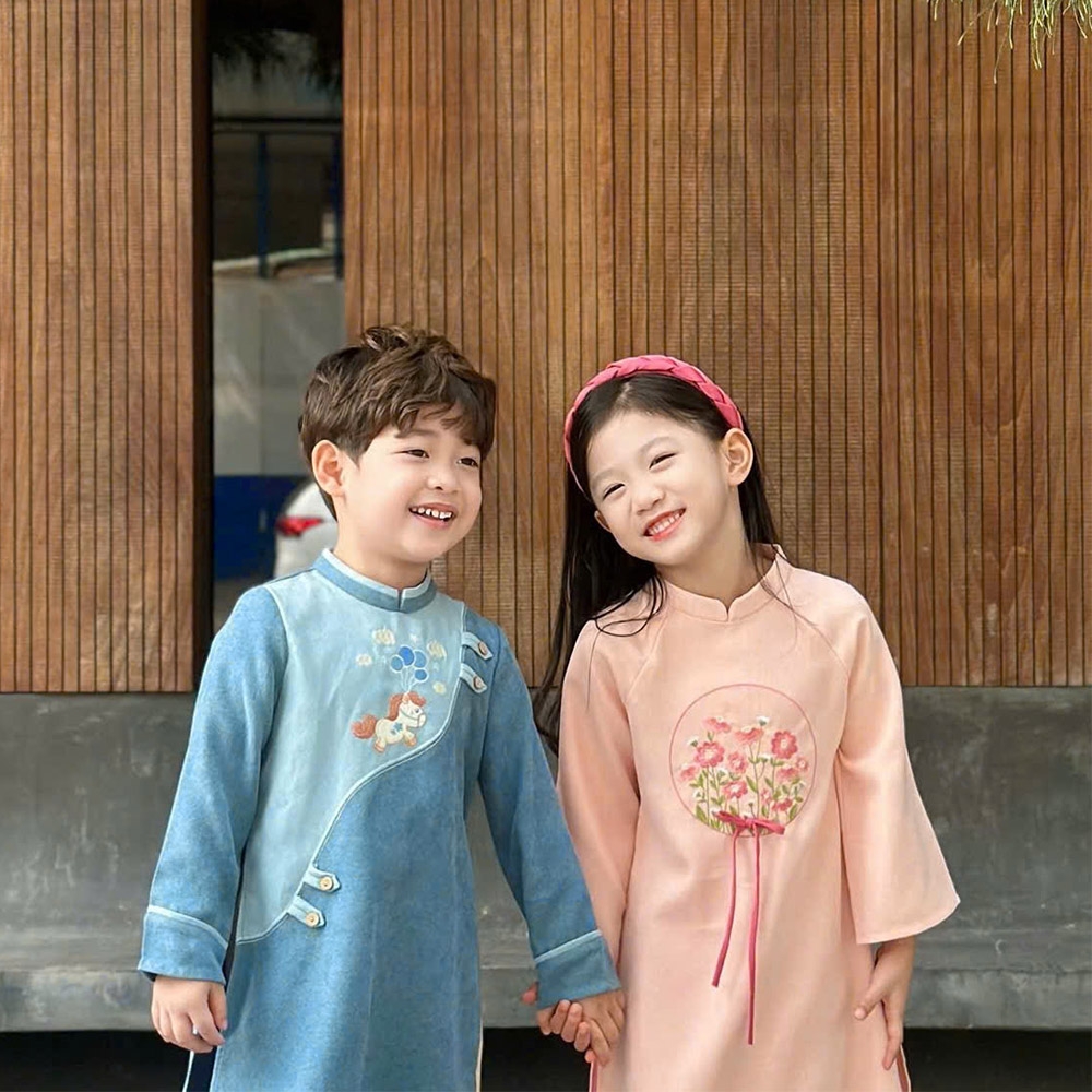 Bộ áo dài bé trai xanh dương thêu hình ngựa nhung tăm mịn nhẹ áo kèm quần MamLa CC207