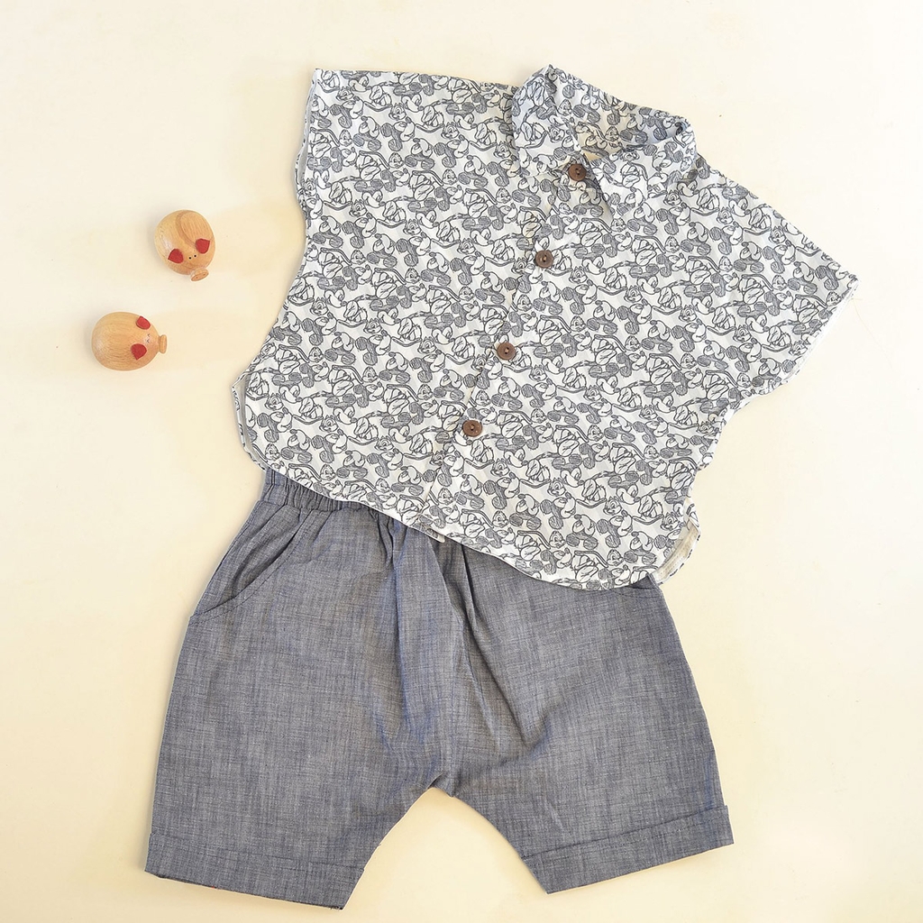 Áo sơ mi tay ngắn bé trai bé gái hình chuột Mickey màu xám MamLa