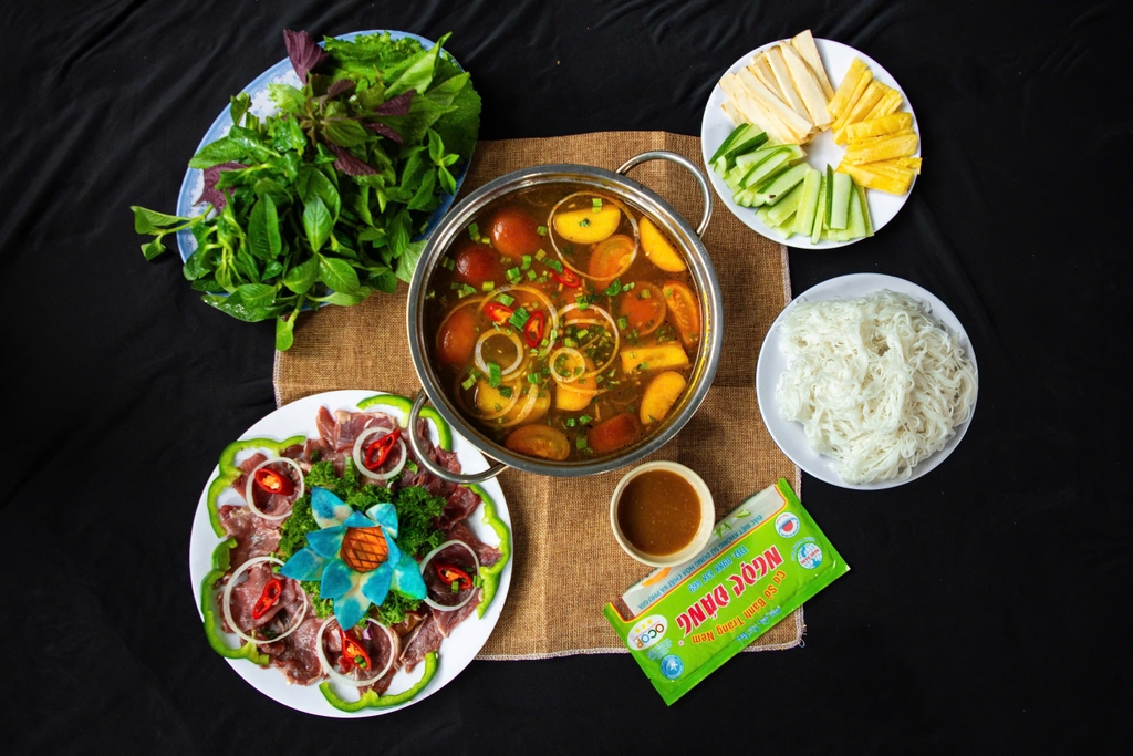 Lẩu bò nhúng táo thập cẩm