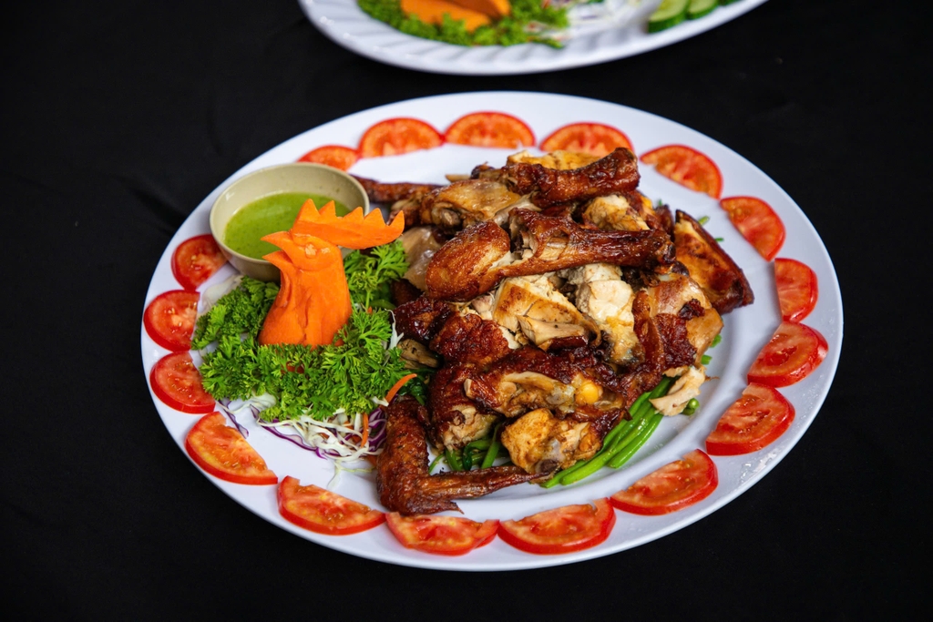Gà tre đốt Ô Thum