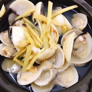 Nghêu Hấp Hành Gừng
