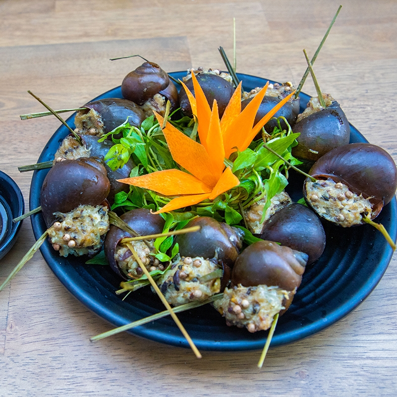 Ốc Bươu Nhồi Thịt