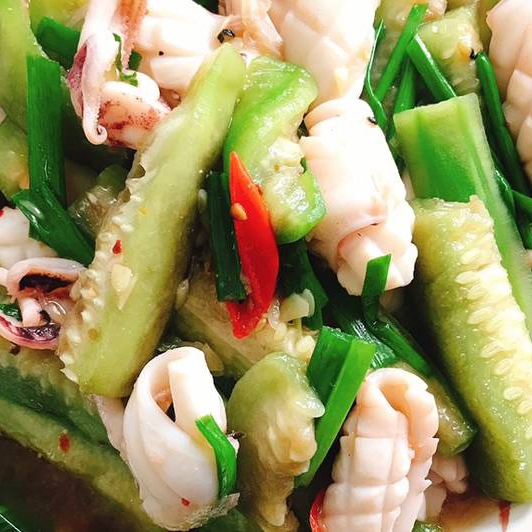Mực Lá Xào Chua Ngọt/Mướp
