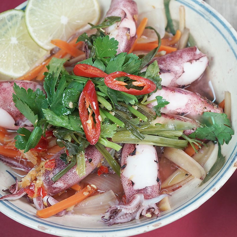 Mực Trứng Hấp Hành Gừng