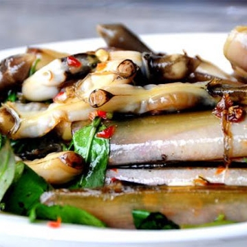 Ốc Móng Tay Xào Lá Quế/Sa Tế/Rau Muống