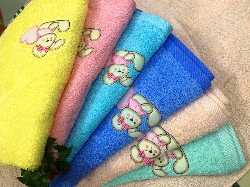 Khăn Sọc bé Thỏ thêu Thái Lan  Kích thước 1.2m - 0.6m cotton 100%