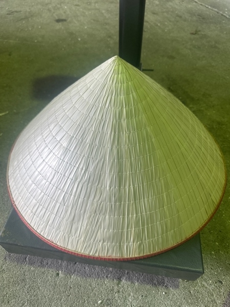 Nón Trắng