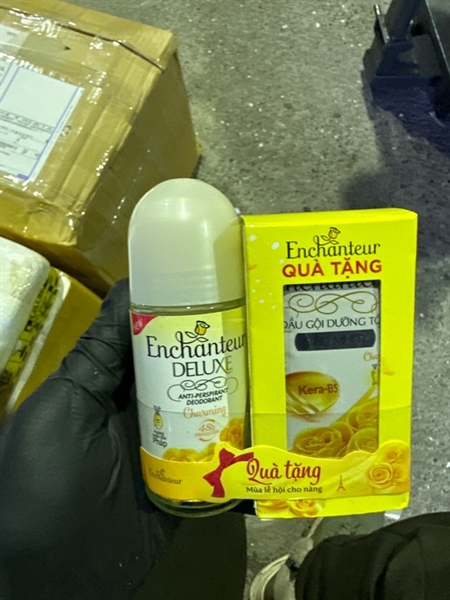 lăn nách enchanteau khuyến mại