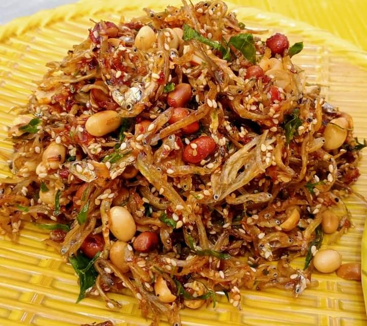 Cá mờm rim lạc 200g