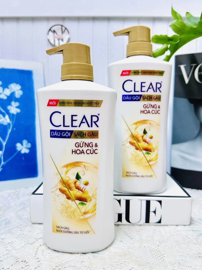 Dầu gội Clear gừng & hoa cúc 630g