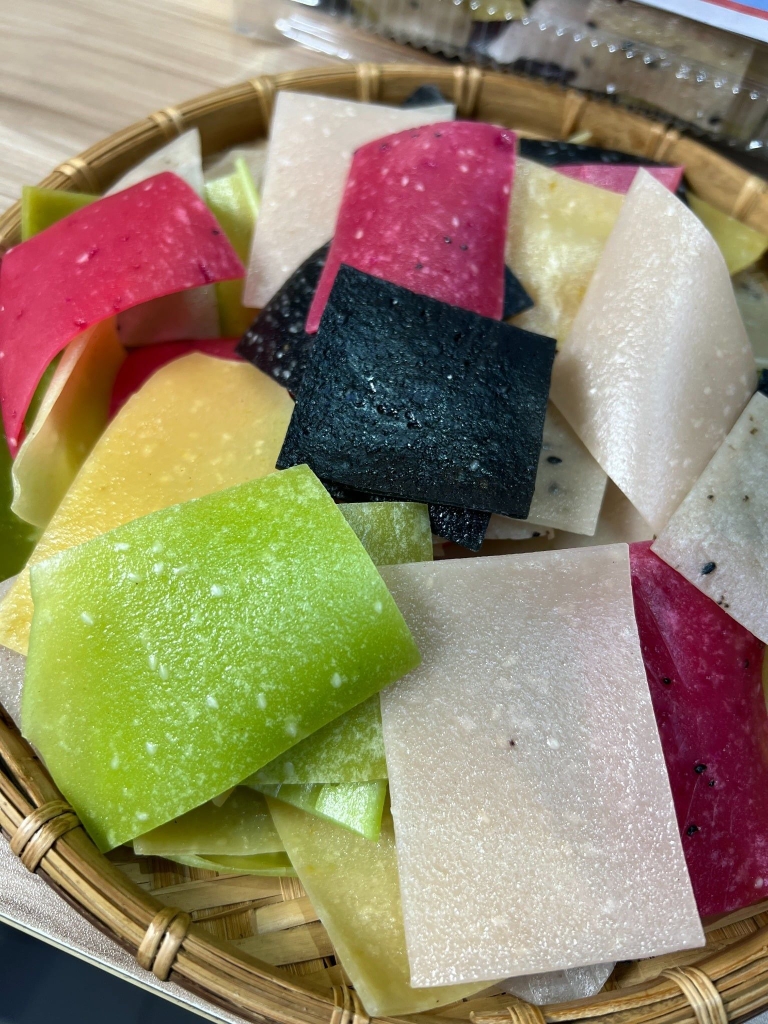 Bánh phồng tôm rau củ Năm Căn Cà Mau