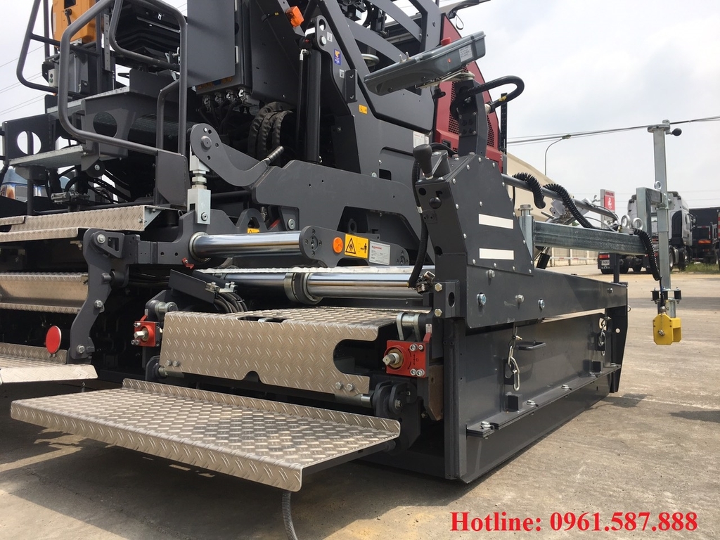 Máy Rải Bê Tông Nhựa Dynapac SD2500C