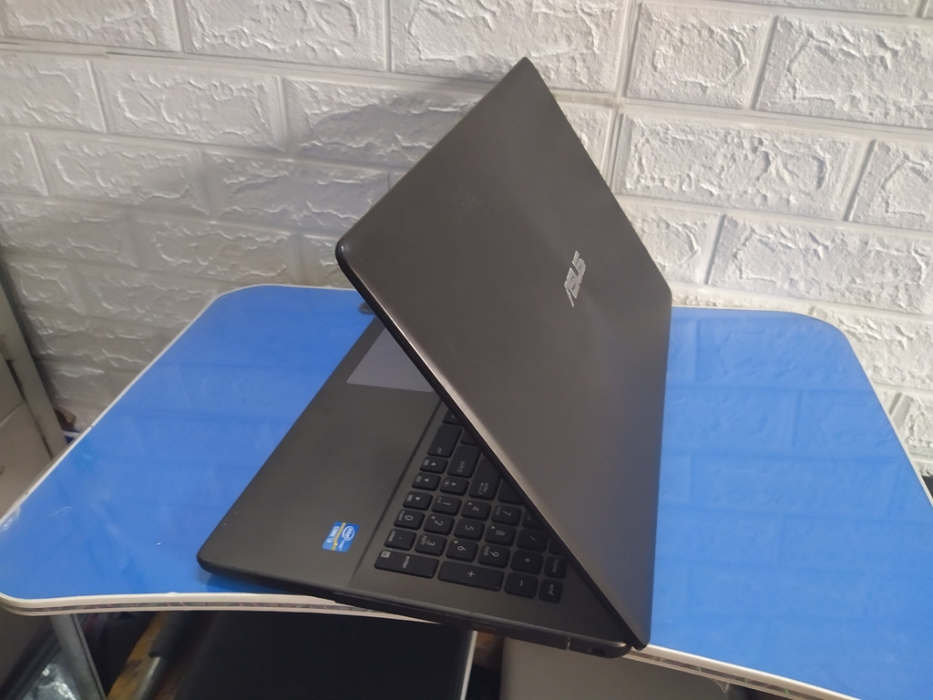 Laptop Asus X550CA - Core i3 3217, Mạnh mẽ và hấp dẫn - Asus X550CA