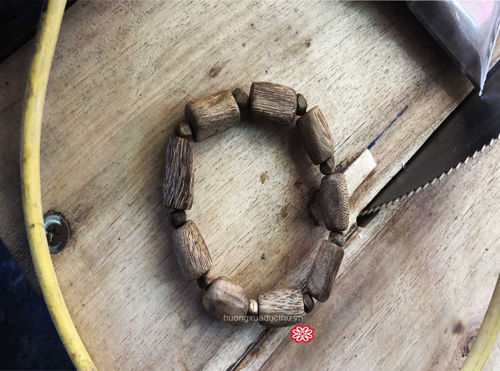 Vòng Trầm Đeo Tay Nam