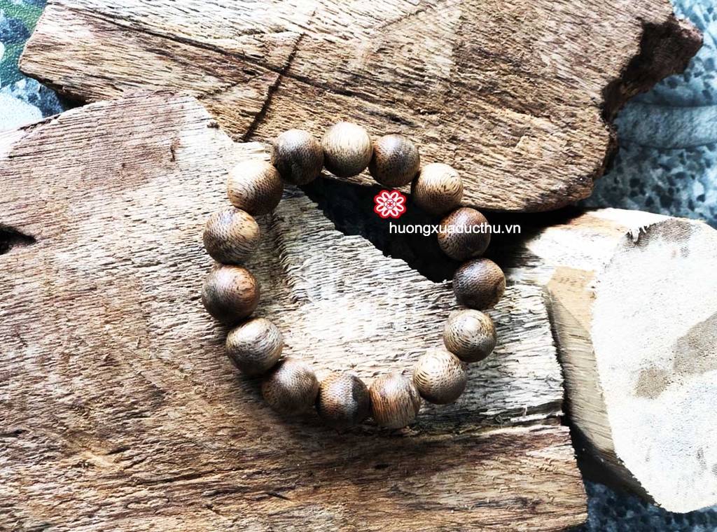 Vòng Trầm Đeo Tay