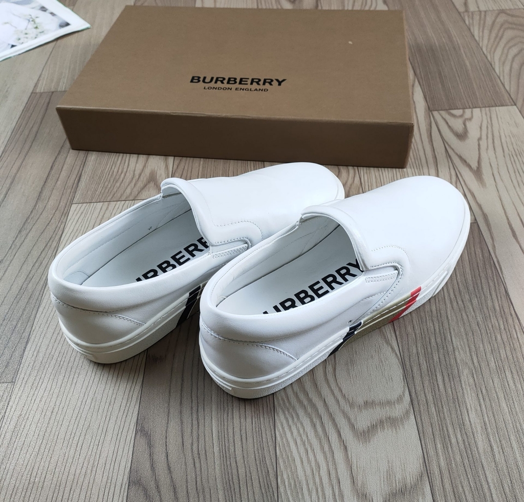 Giày Slip-on Burberry nữ