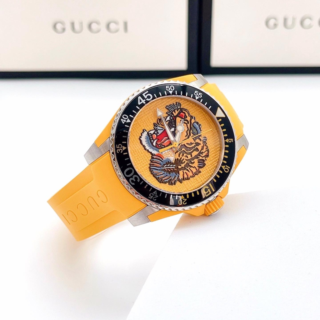 Đồng hồ Gucci Dive Rubber Watch