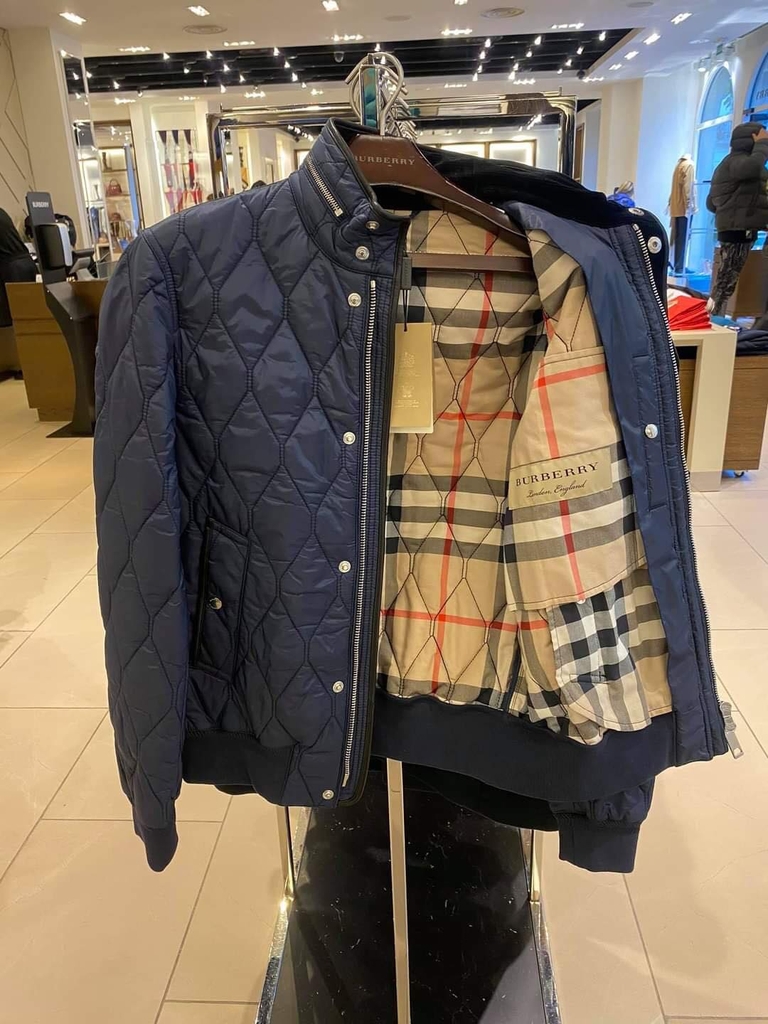 Áo khoác Burberry