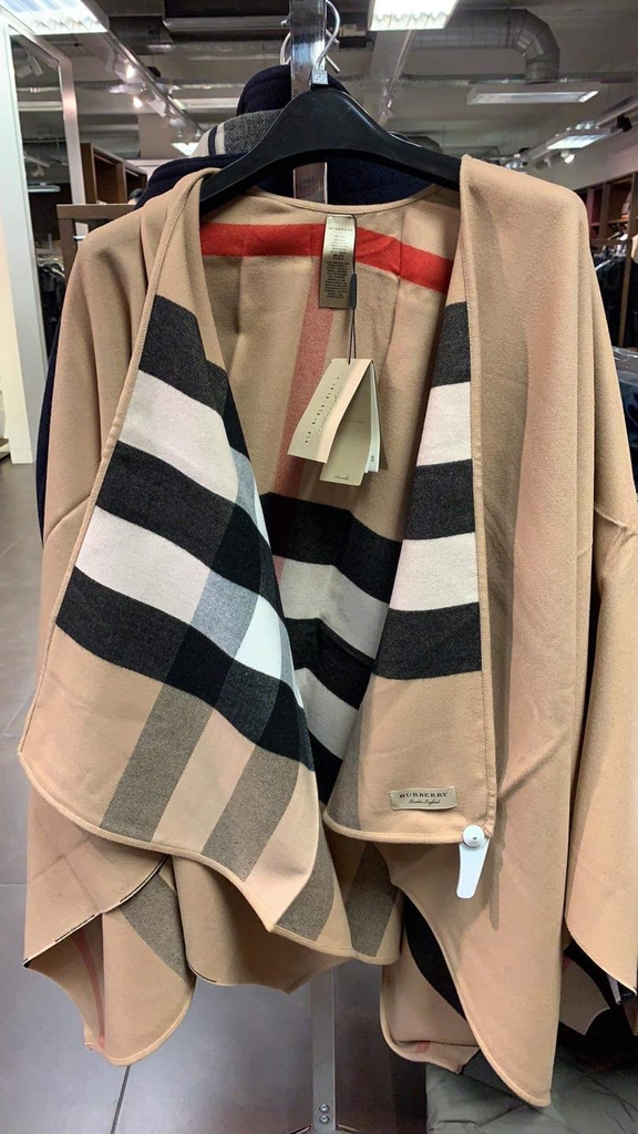 Áo choàng Burberry