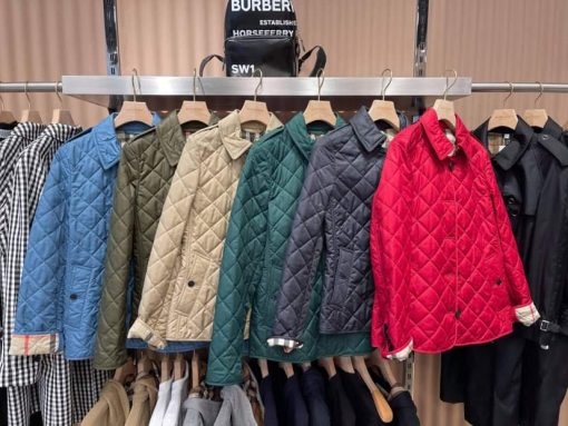 Áo khoác trần trám Burberry