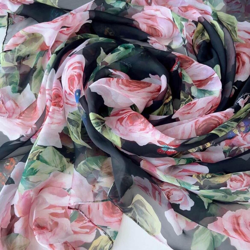 Khăn Dolce&Gabbana hoa hồng