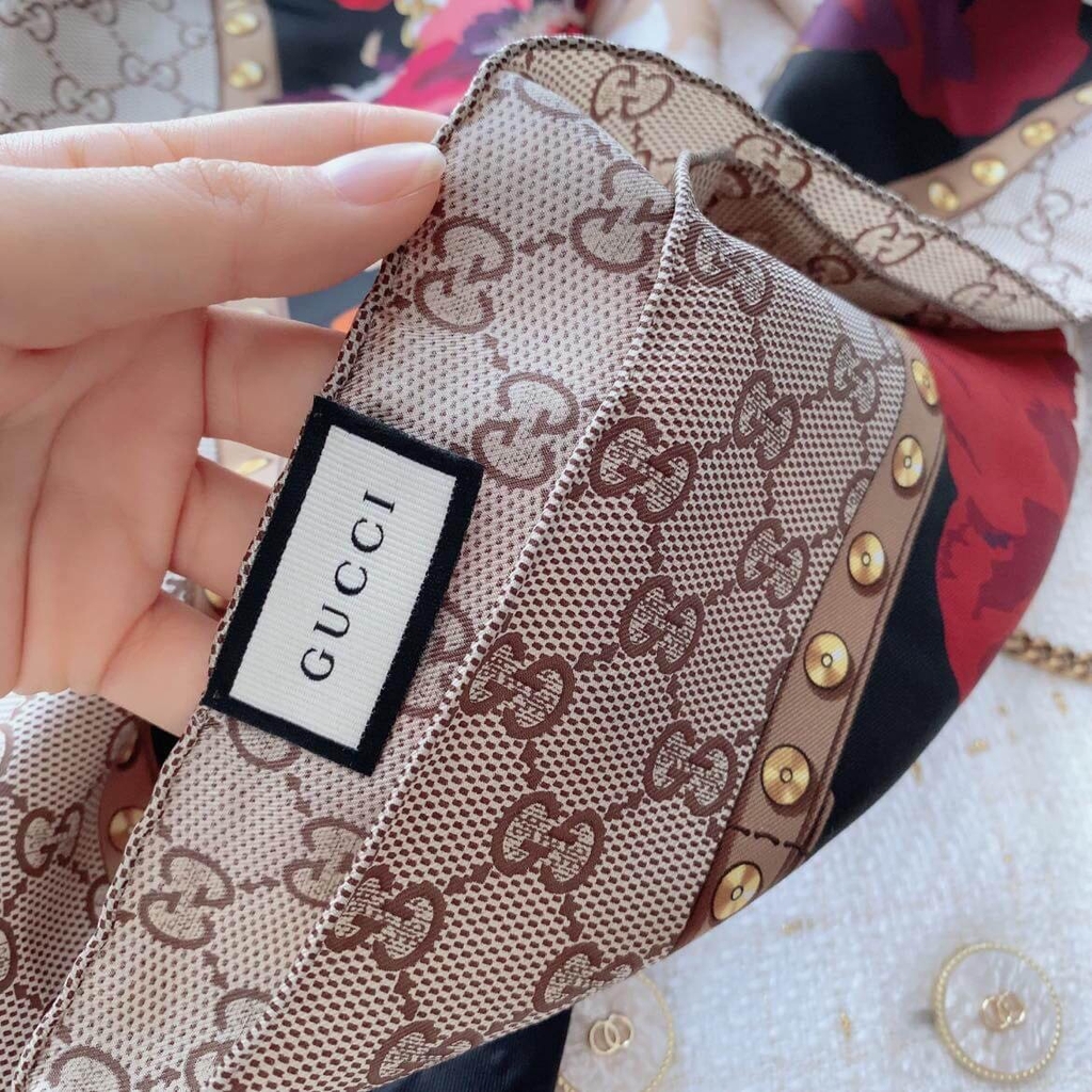 Khăn Gucci vân GG