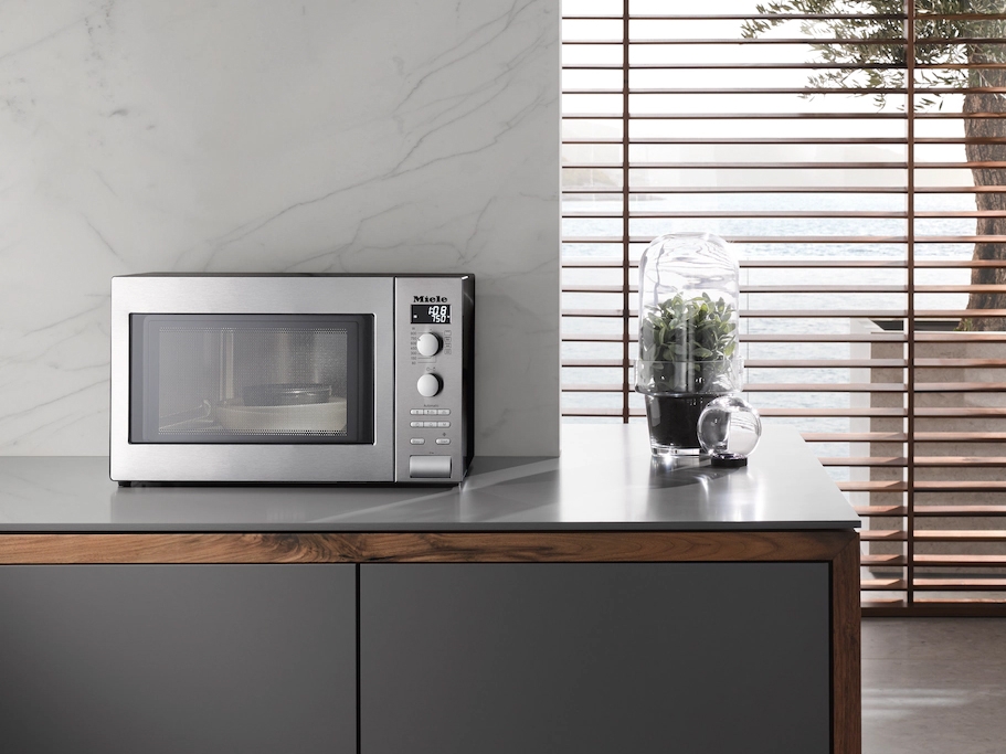 Lò vi sóng kèm nướng Miele M 6012 SC