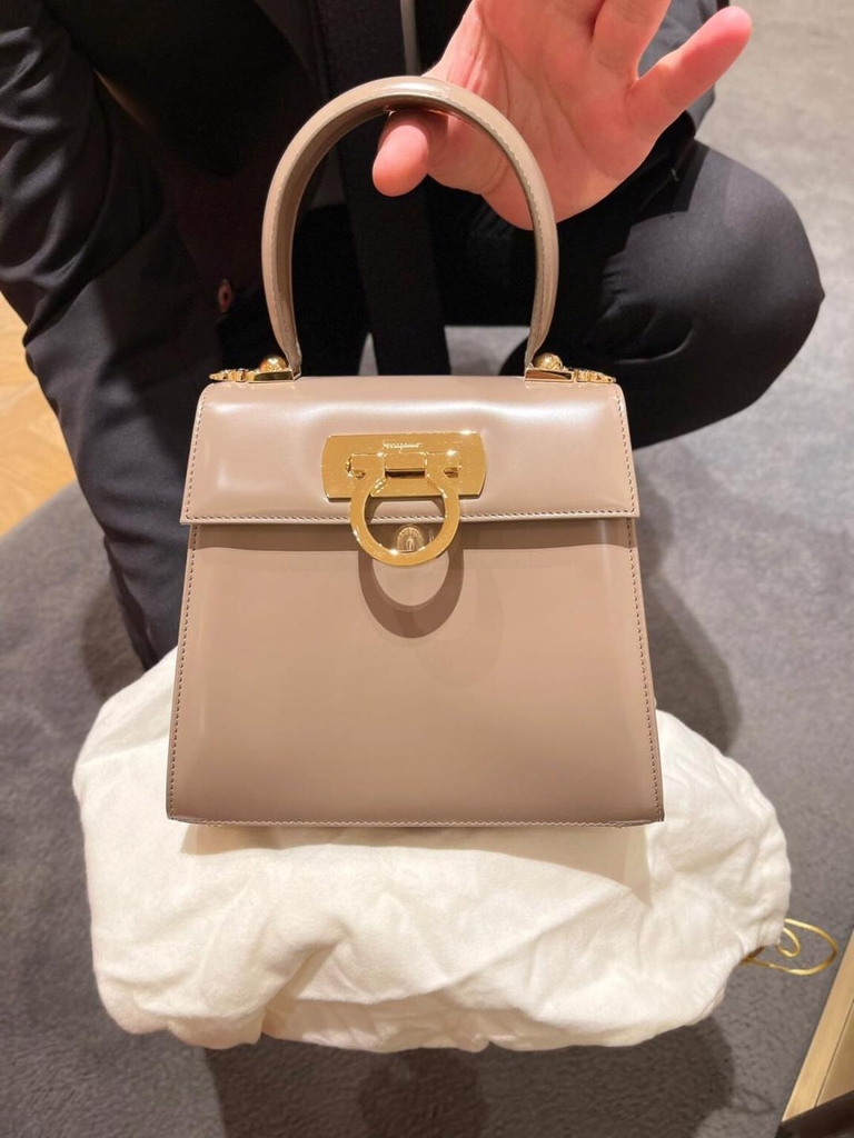Tui Salvatore Ferragamo Kelly