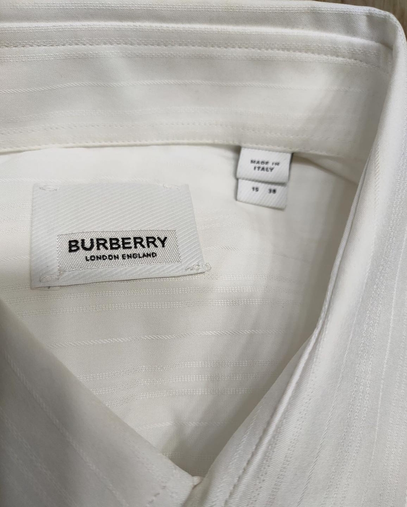 Áo sơ mi trắng Burberry