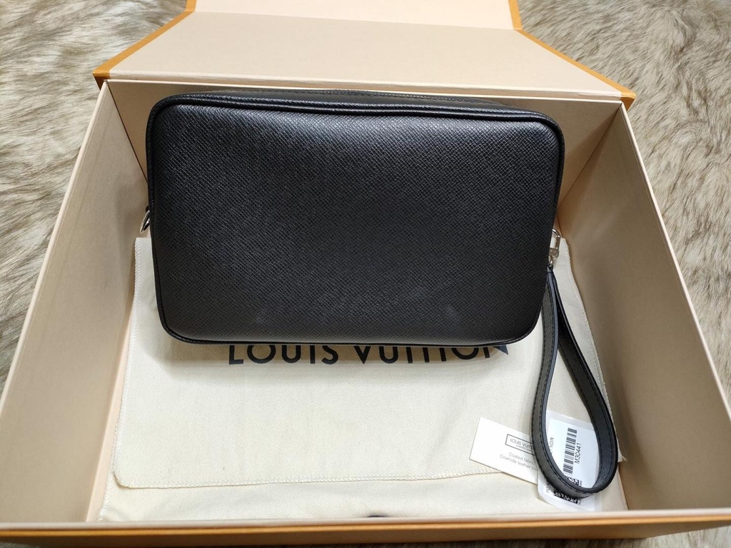 Túi Clutch Louis Vuitton Kasai