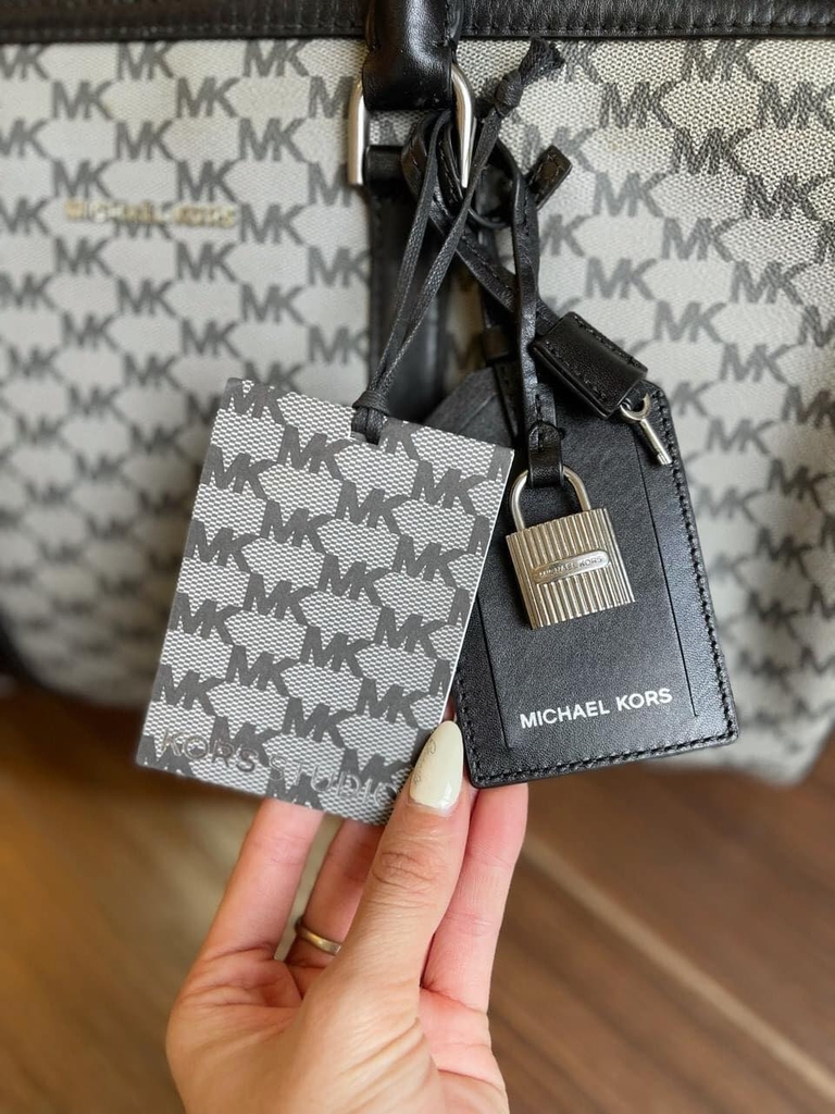 Túi trống du lịch Michael Kors