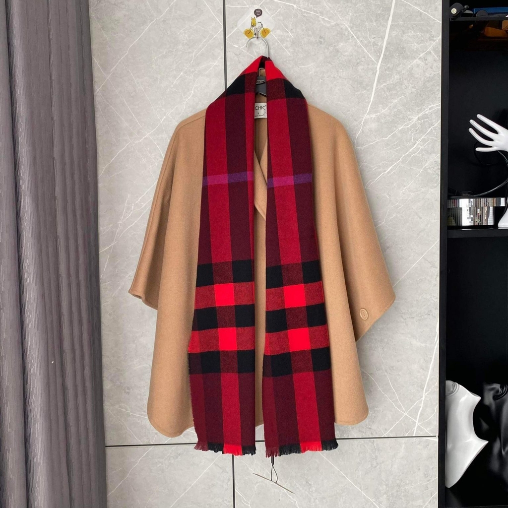Khăn len Burberry