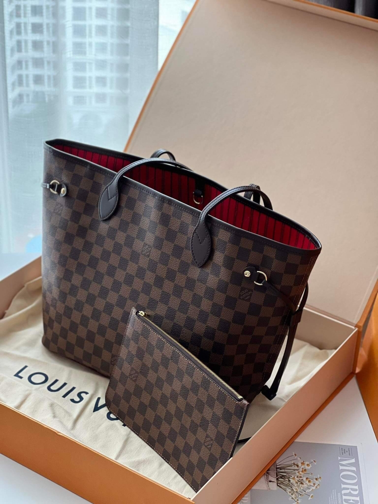 Louis Vuitton Neverfull Size Comparison Guide 2023 Petite in Paris #10 Louis Vuitton Neverfull Size Comparison Guide 2023 Petite in Paris