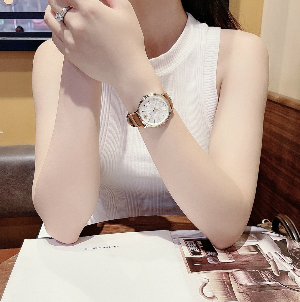 Đồng hồ Versace V-Circle Manifesto Power watch