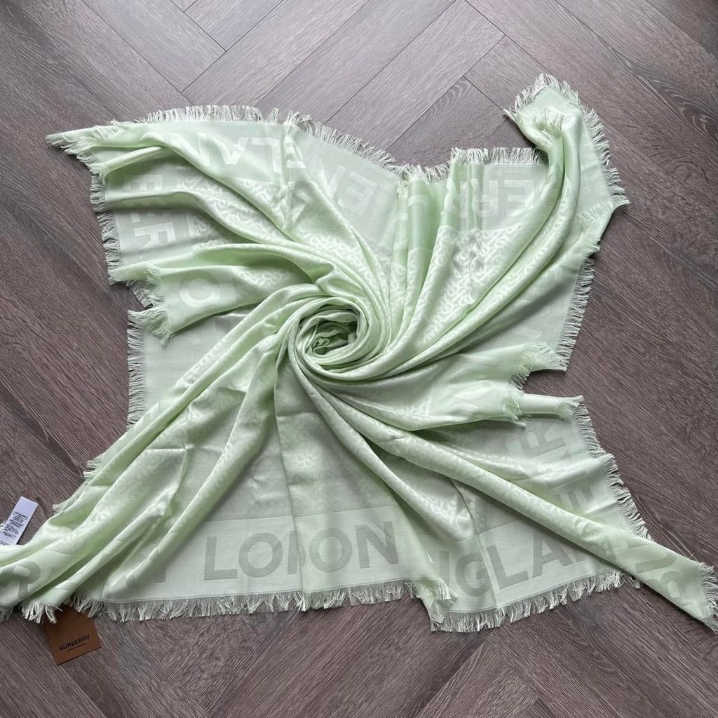 Khăn lụa Burberry
