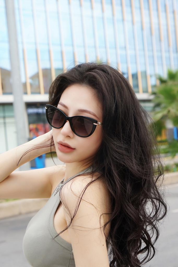 Kính Bvlgari